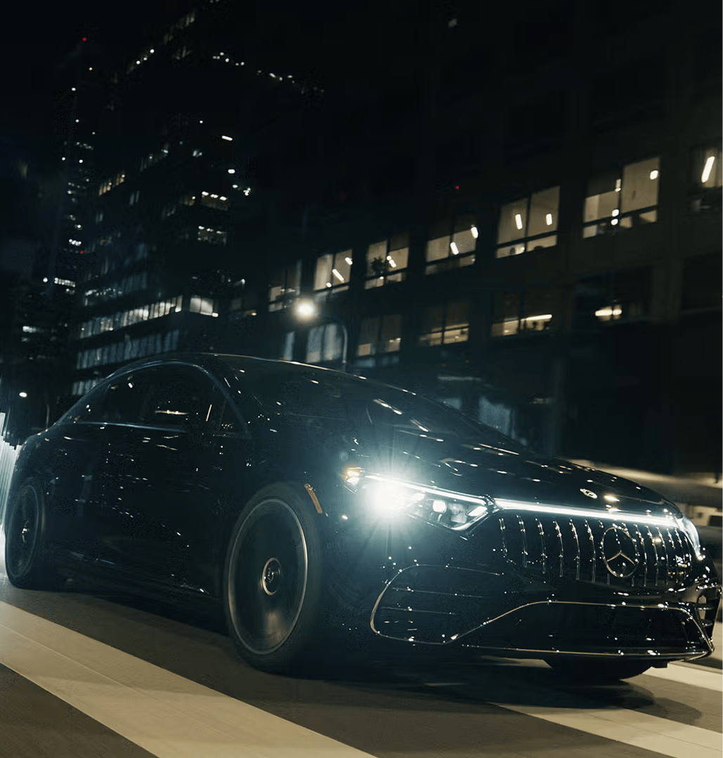 In-car view with phone running HighwayHarmonics